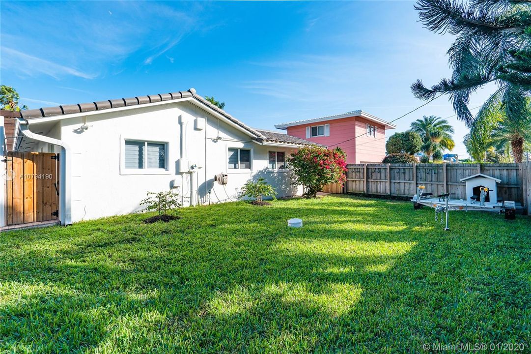 Недавно продано: $899,999 (4 спален, 3 ванн, 2362 Квадратных фут)