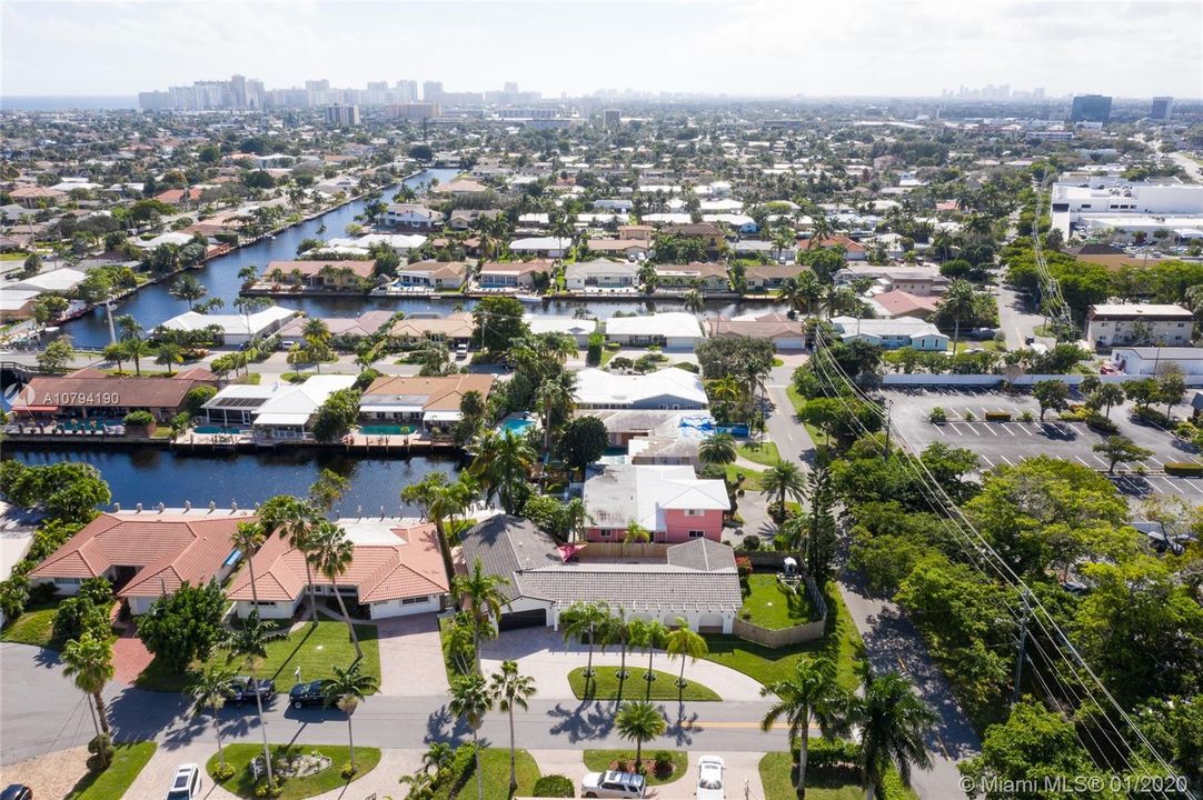 Недавно продано: $899,999 (4 спален, 3 ванн, 2362 Квадратных фут)