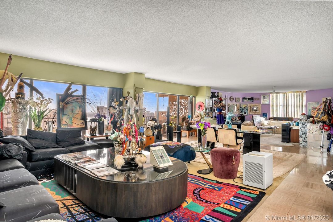 Recently Sold: $350,000 (2 beds, 3 baths, 2320 Square Feet)