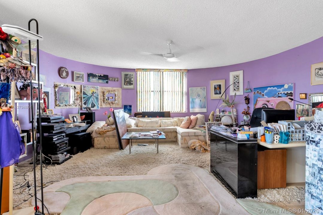 Recently Sold: $350,000 (2 beds, 3 baths, 2320 Square Feet)