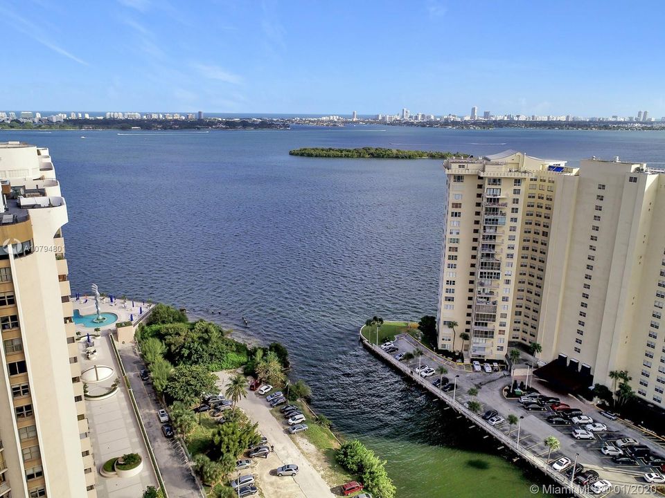 Recently Sold: $350,000 (2 beds, 3 baths, 2320 Square Feet)