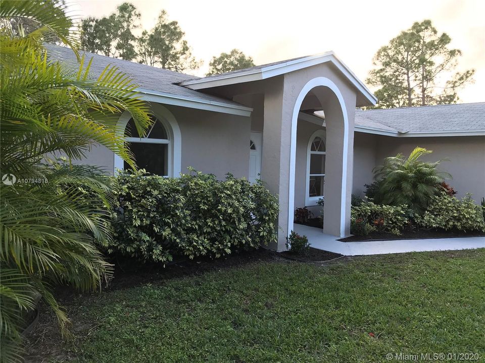 Recently Sold: $369,000 (3 beds, 2 baths, 1792 Square Feet)