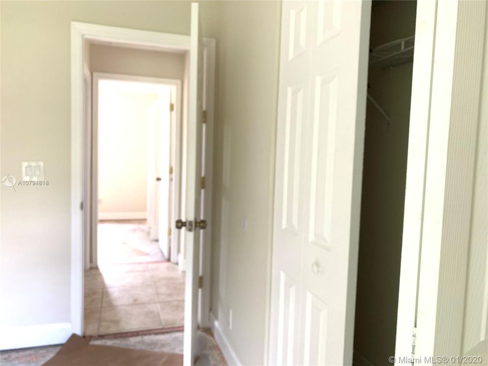 Recently Sold: $369,000 (3 beds, 2 baths, 1792 Square Feet)