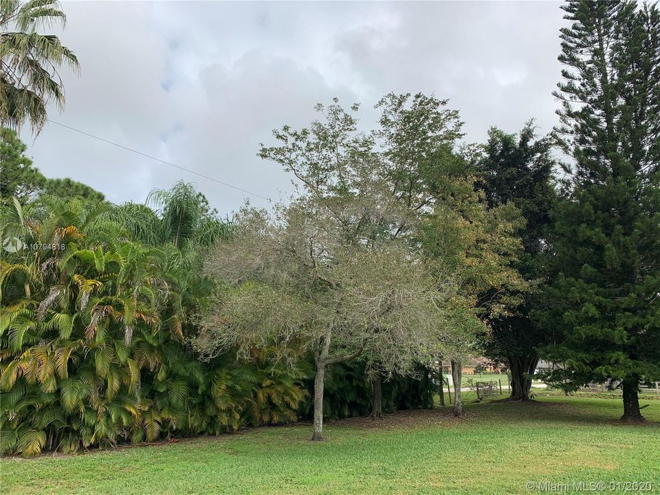 Recently Sold: $369,000 (3 beds, 2 baths, 1792 Square Feet)