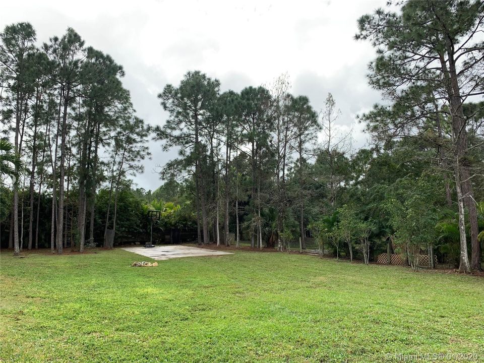 Recently Sold: $369,000 (3 beds, 2 baths, 1792 Square Feet)