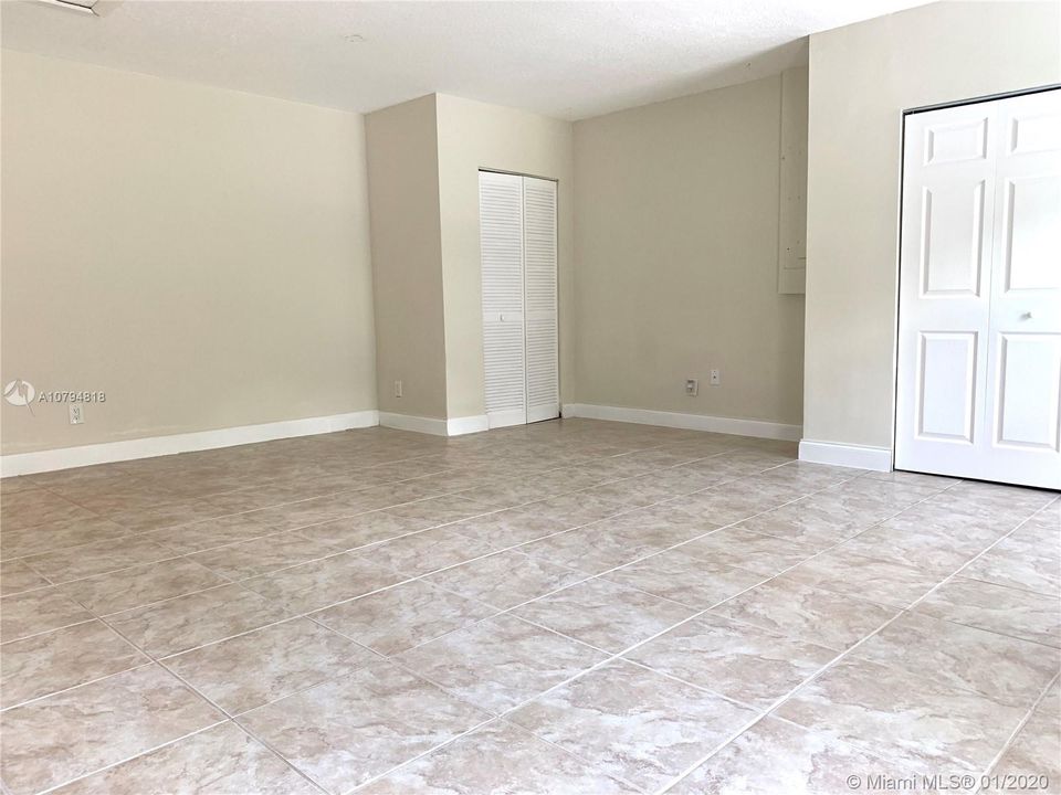 Recently Sold: $369,000 (3 beds, 2 baths, 1792 Square Feet)