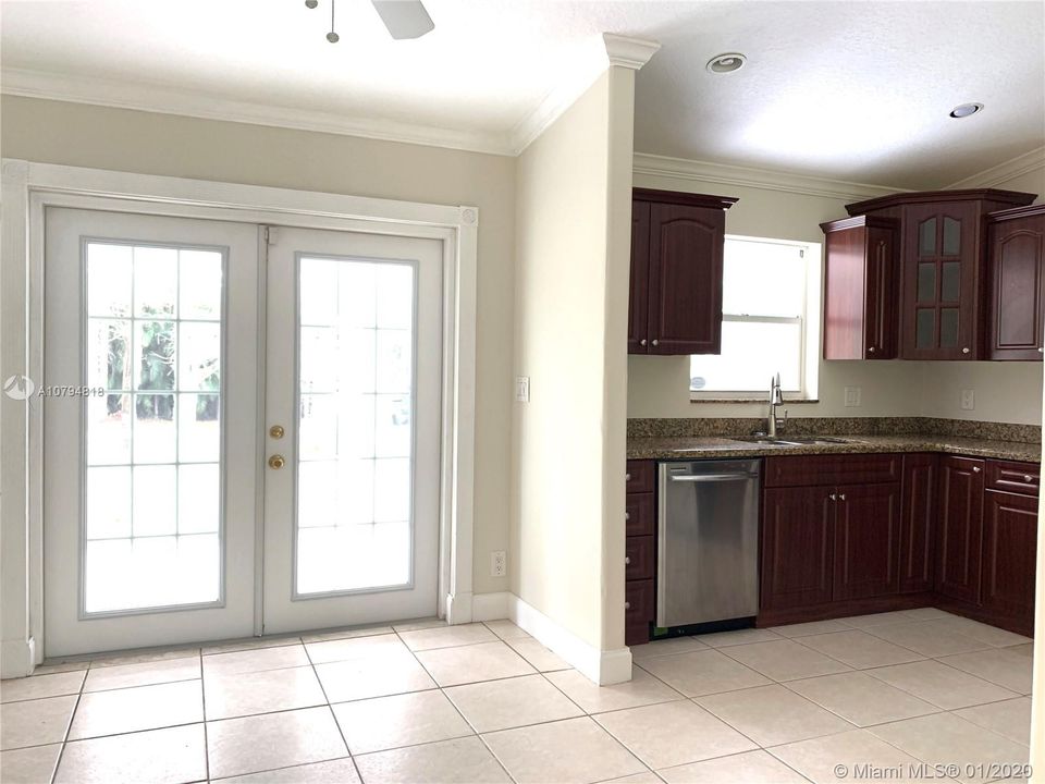 Recently Sold: $369,000 (3 beds, 2 baths, 1792 Square Feet)