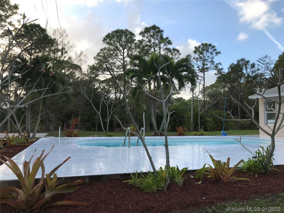 Recently Sold: $369,000 (3 beds, 2 baths, 1792 Square Feet)