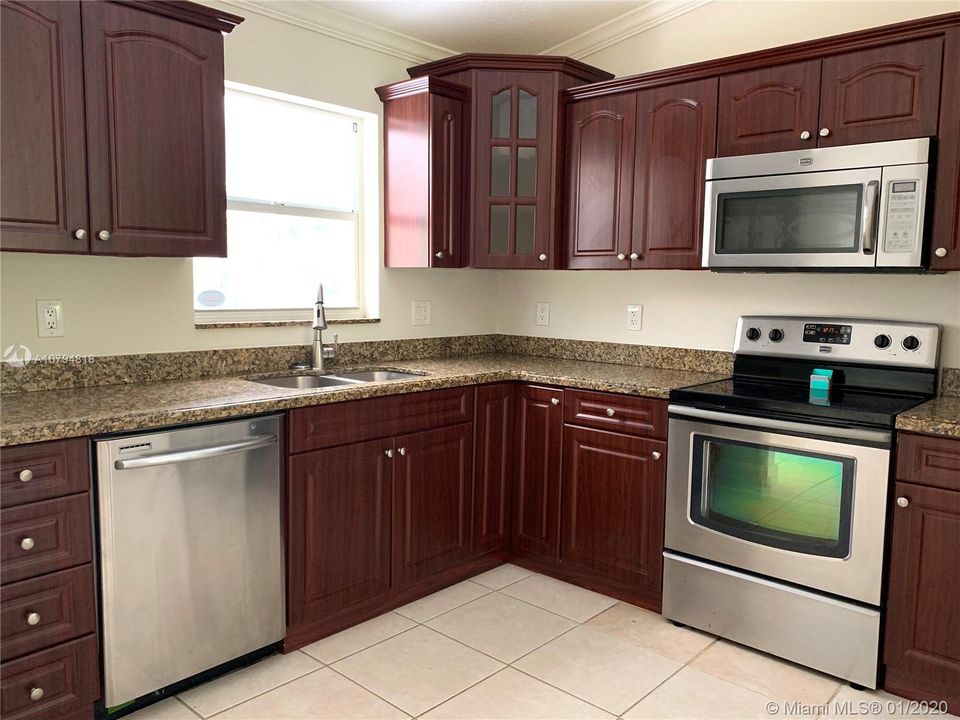 Recently Sold: $369,000 (3 beds, 2 baths, 1792 Square Feet)