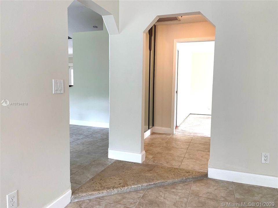Recently Sold: $369,000 (3 beds, 2 baths, 1792 Square Feet)
