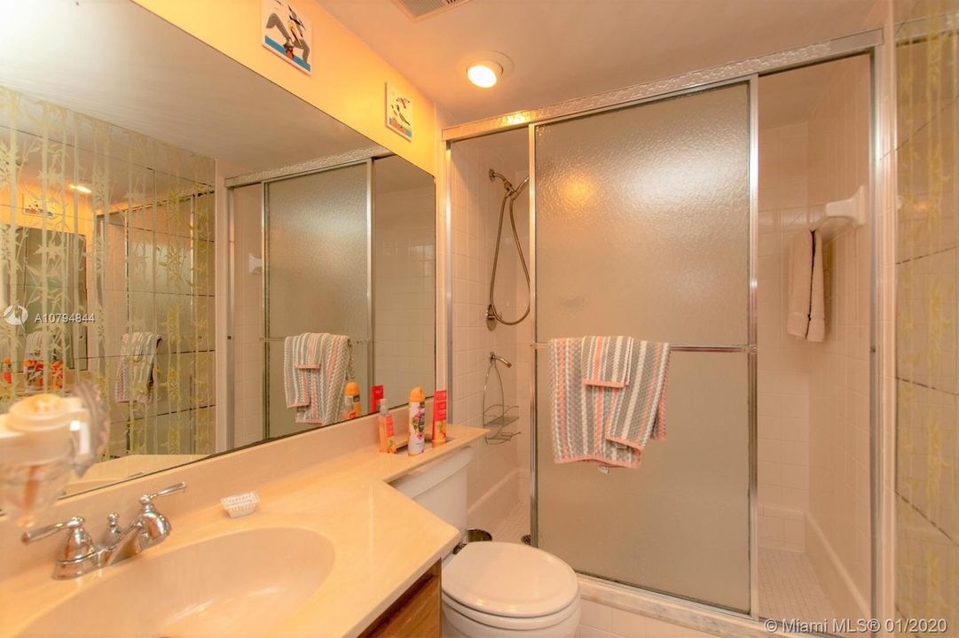最近售出: $397,000 (2 贝兹, 2 浴室, 1475 平方英尺)