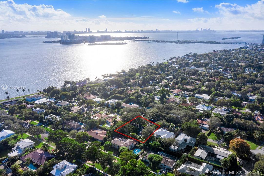 Recently Sold: $1,179,000 (3 beds, 3 baths, 3929 Square Feet)