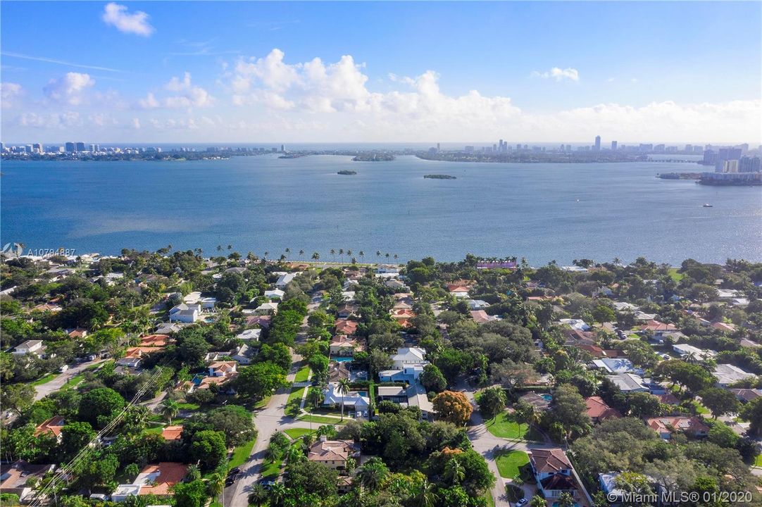Recently Sold: $1,179,000 (3 beds, 3 baths, 3929 Square Feet)