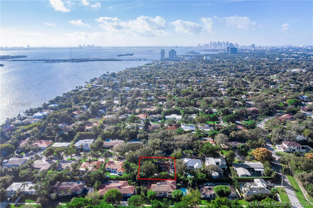 Recently Sold: $1,179,000 (3 beds, 3 baths, 3929 Square Feet)