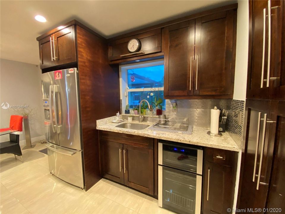 Recently Rented: $3,000 (3 beds, 2 baths, 1215 Square Feet)