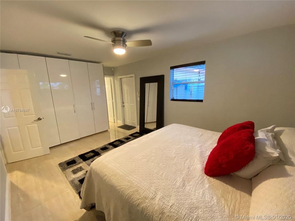 Recently Rented: $3,000 (3 beds, 2 baths, 1215 Square Feet)