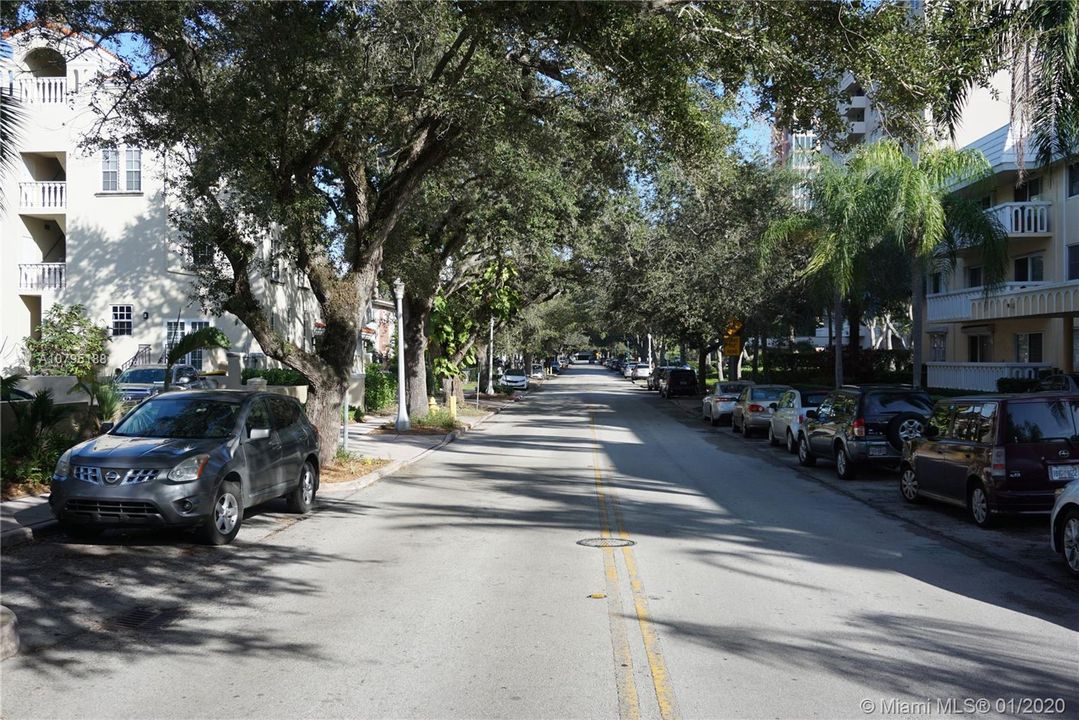 Недавно арендовано: $1,995 (2 спален, 2 ванн, 1150 Квадратных фут)