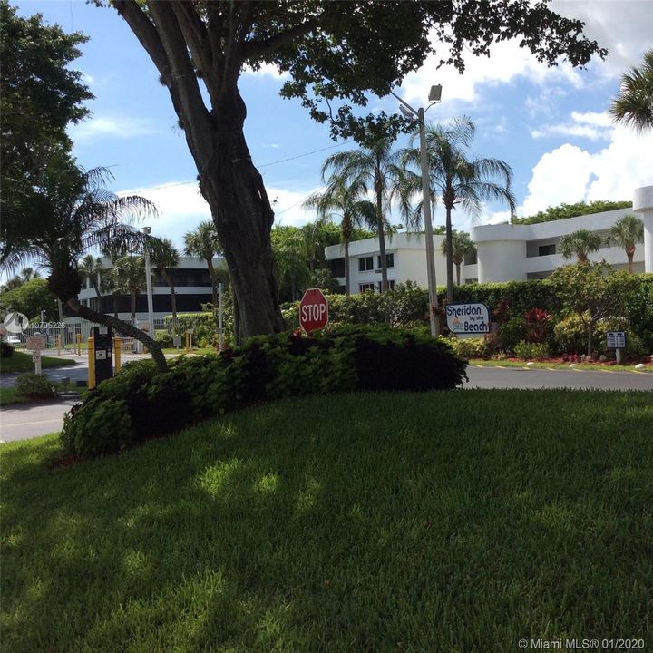 Recently Sold: $160,000 (1 beds, 1 baths, 990 Square Feet)