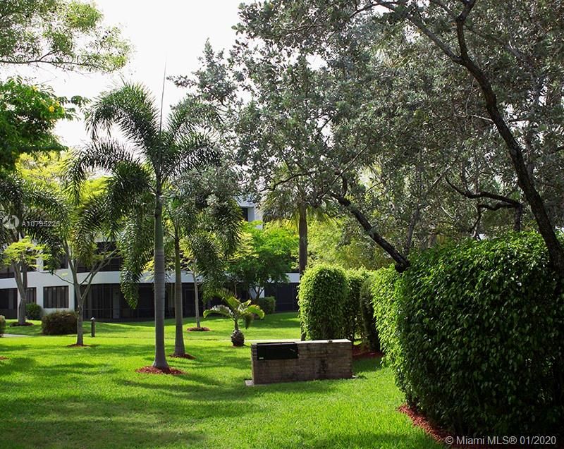 Recently Sold: $160,000 (1 beds, 1 baths, 990 Square Feet)