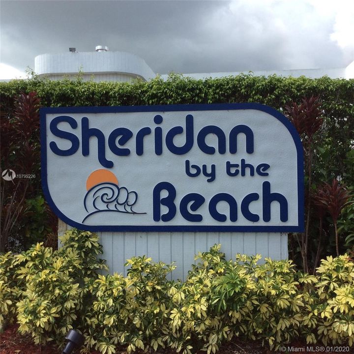 Recently Sold: $160,000 (1 beds, 1 baths, 990 Square Feet)