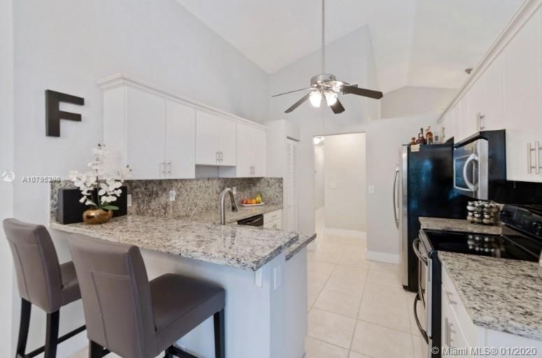 Recently Sold: $410,000 (3 beds, 2 baths, 1858 Square Feet)