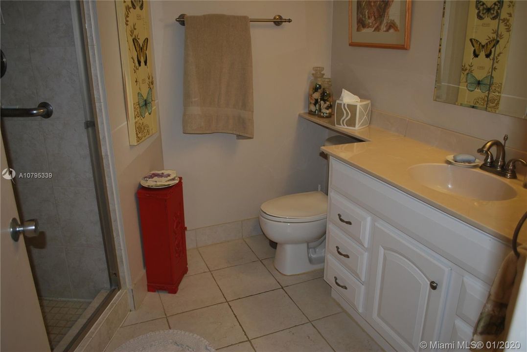 Vendido Recientemente: $399,000 (2 camas, 2 baños, 1520 Pies cuadrados)