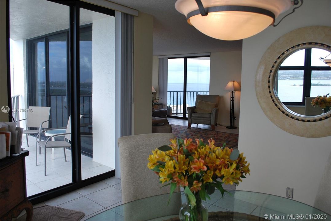 Vendido Recientemente: $399,000 (2 camas, 2 baños, 1520 Pies cuadrados)