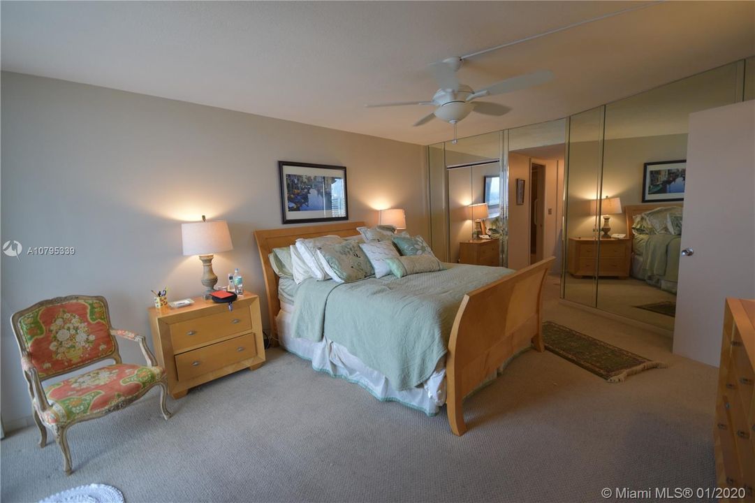 Vendido Recientemente: $399,000 (2 camas, 2 baños, 1520 Pies cuadrados)