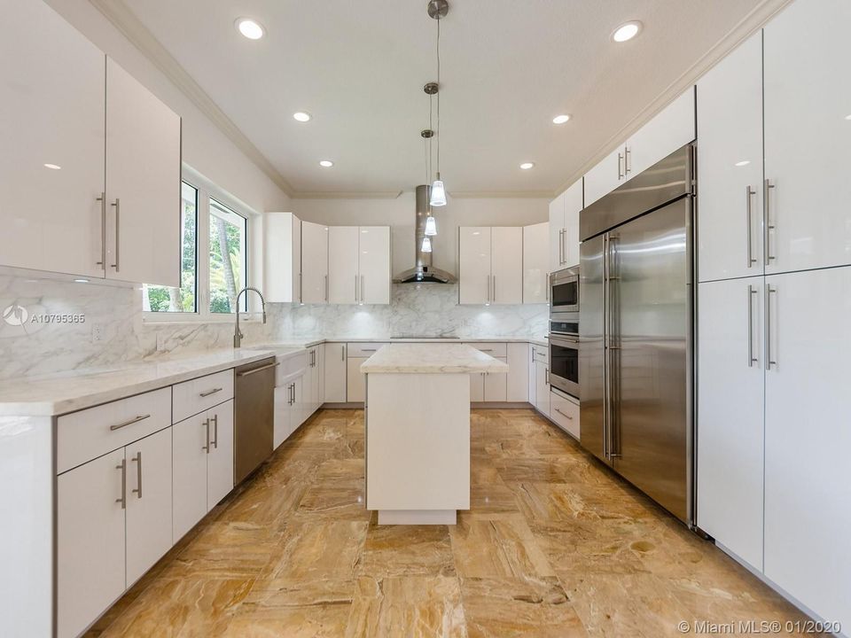 Recently Rented: $14,000 (6 beds, 4 baths, 5849 Square Feet)