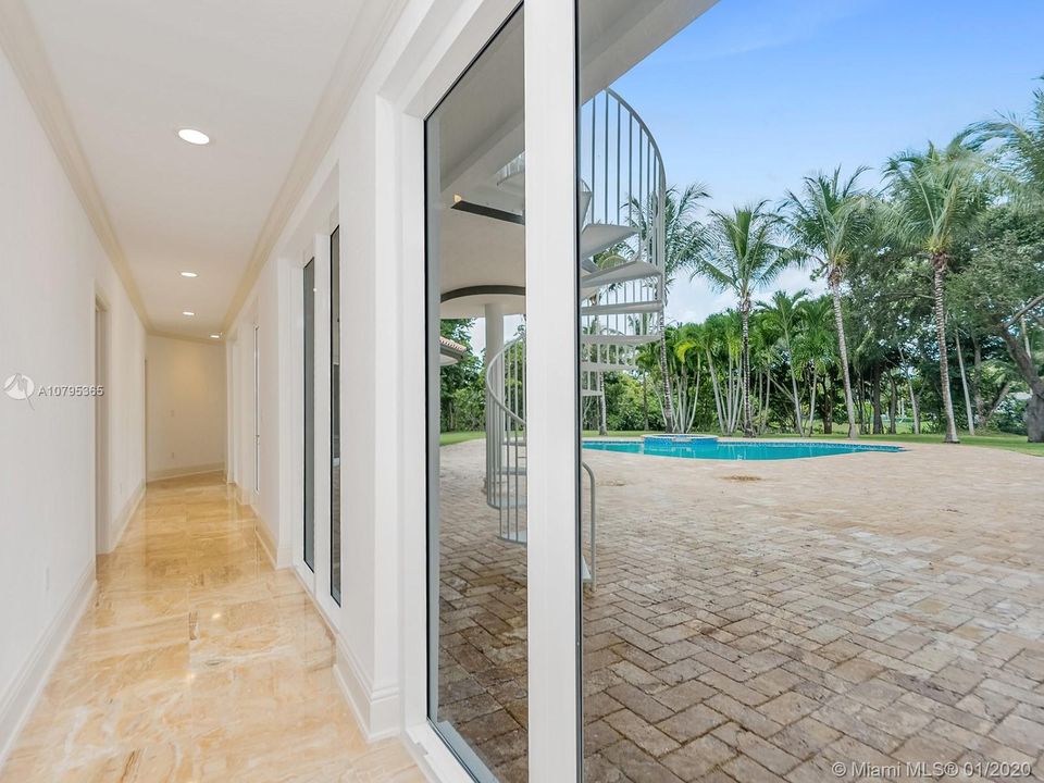 Recently Rented: $14,000 (6 beds, 4 baths, 5849 Square Feet)