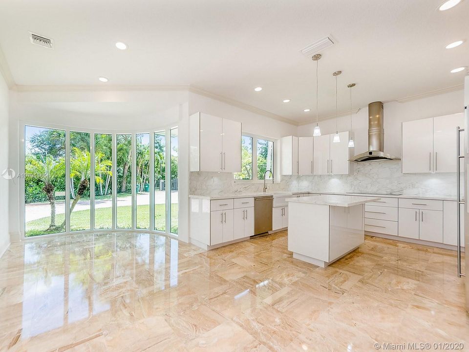 Recently Rented: $14,000 (6 beds, 4 baths, 5849 Square Feet)