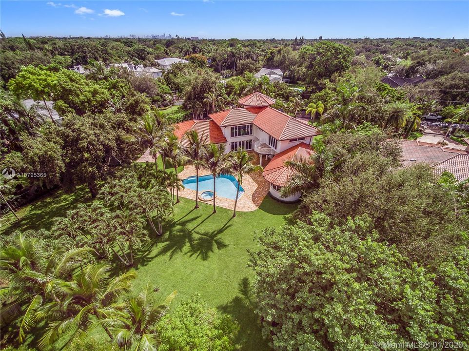 Recently Rented: $14,000 (6 beds, 4 baths, 5849 Square Feet)