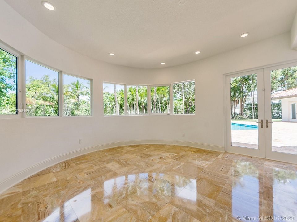 Recently Rented: $14,000 (6 beds, 4 baths, 5849 Square Feet)