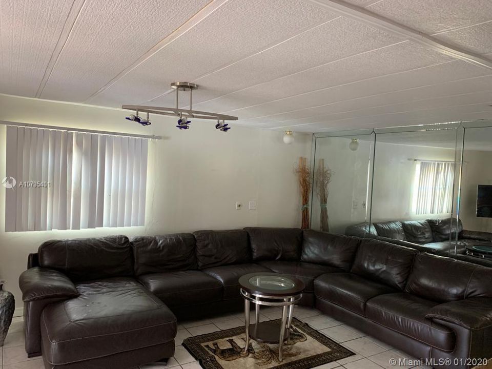 Vendido Recientemente: $90,000 (3 camas, 1 baños, 0 Pies cuadrados)