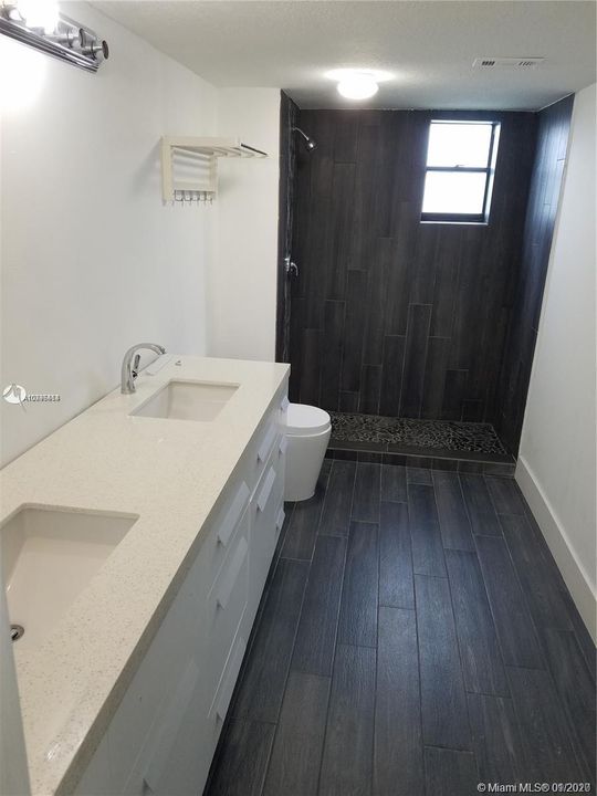 Vendido Recientemente: $135,000 (2 camas, 2 baños, 1350 Pies cuadrados)