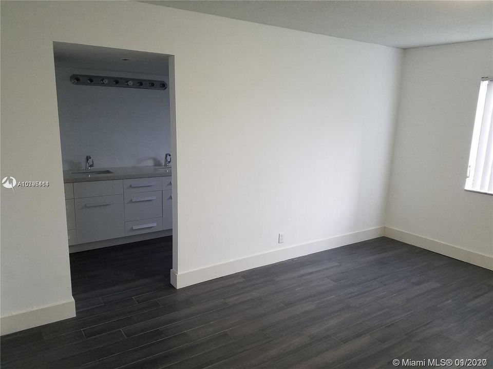 Vendido Recientemente: $135,000 (2 camas, 2 baños, 1350 Pies cuadrados)