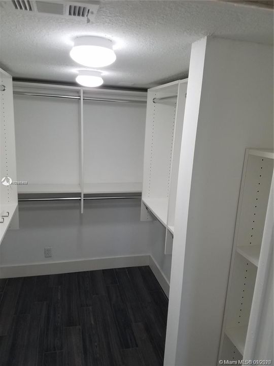 Vendido Recientemente: $135,000 (2 camas, 2 baños, 1350 Pies cuadrados)