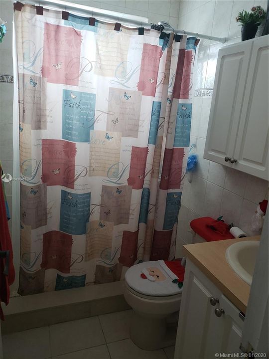 Недавно арендовано: $1,800 (3 спален, 1 ванн, 0 Квадратных фут)