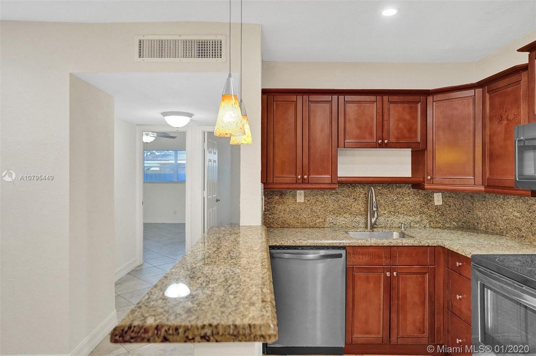 Recently Sold: $130,000 (2 beds, 1 baths, 770 Square Feet)