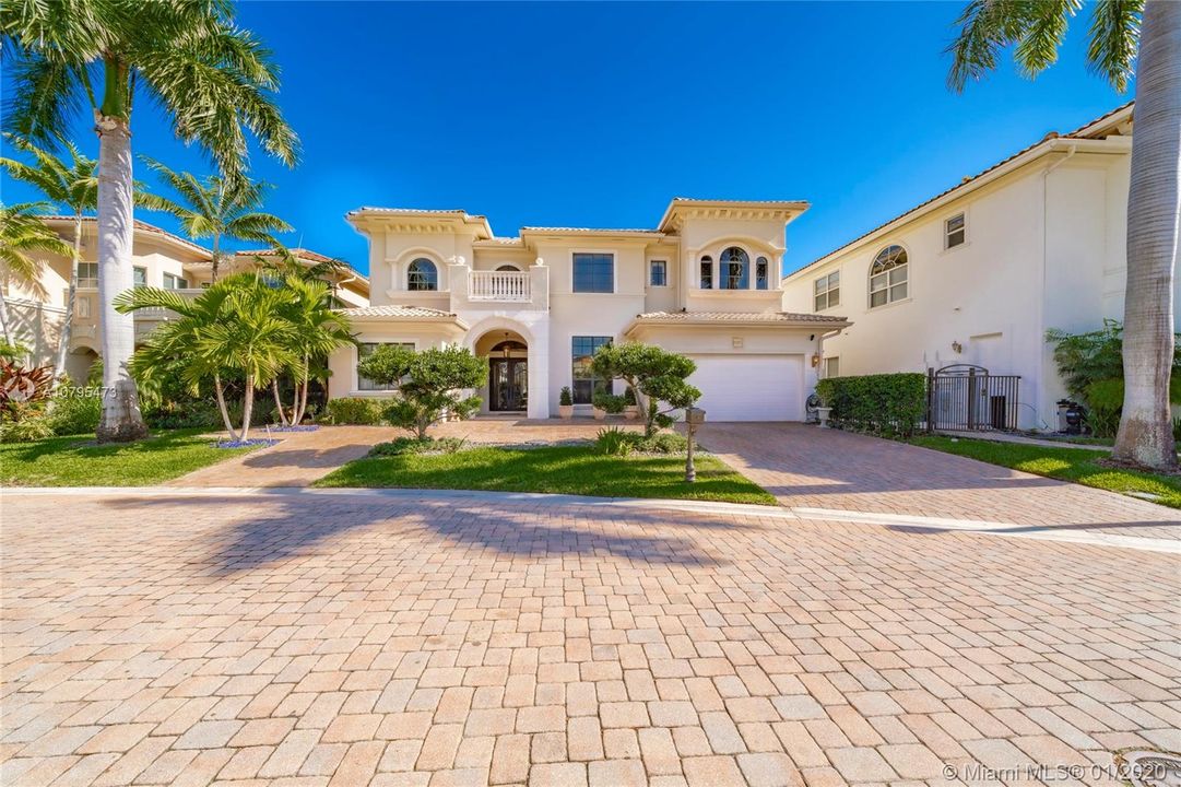 Recently Sold: $2,249,000 (5 beds, 5 baths, 5125 Square Feet)