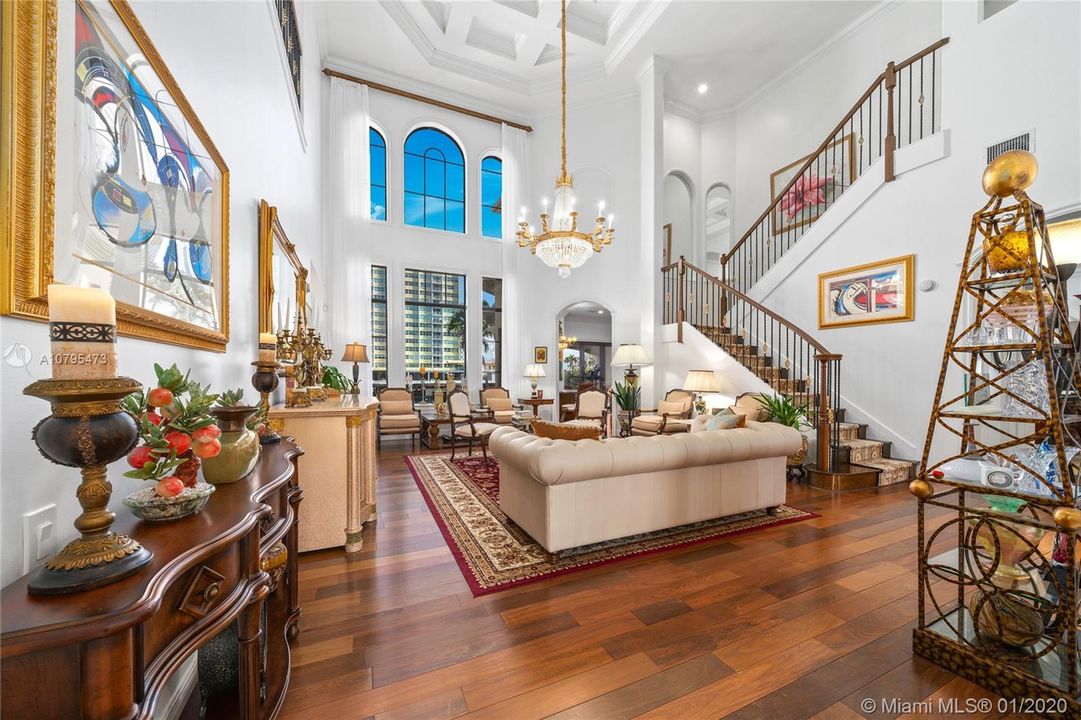 Recently Sold: $2,249,000 (5 beds, 5 baths, 5125 Square Feet)