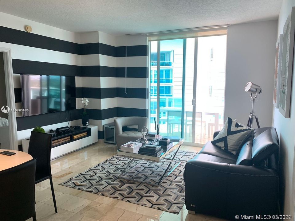 Recently Sold: $635,000 (2 beds, 2 baths, 1188 Square Feet)