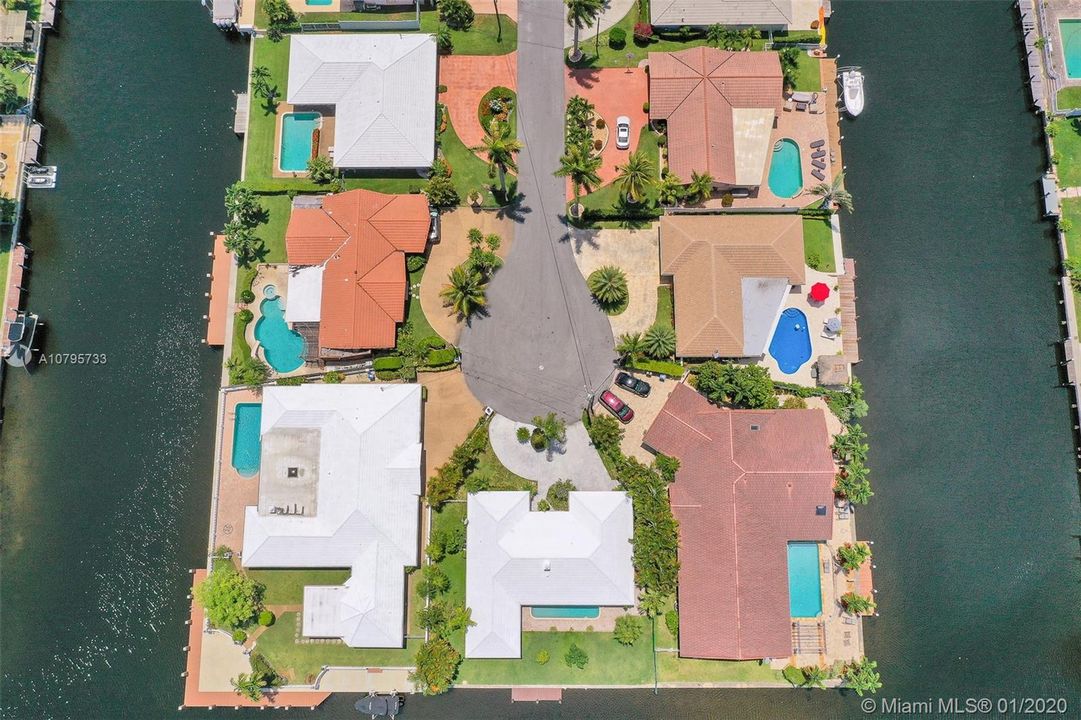 Recently Sold: $998,999 (3 beds, 2 baths, 2099 Square Feet)