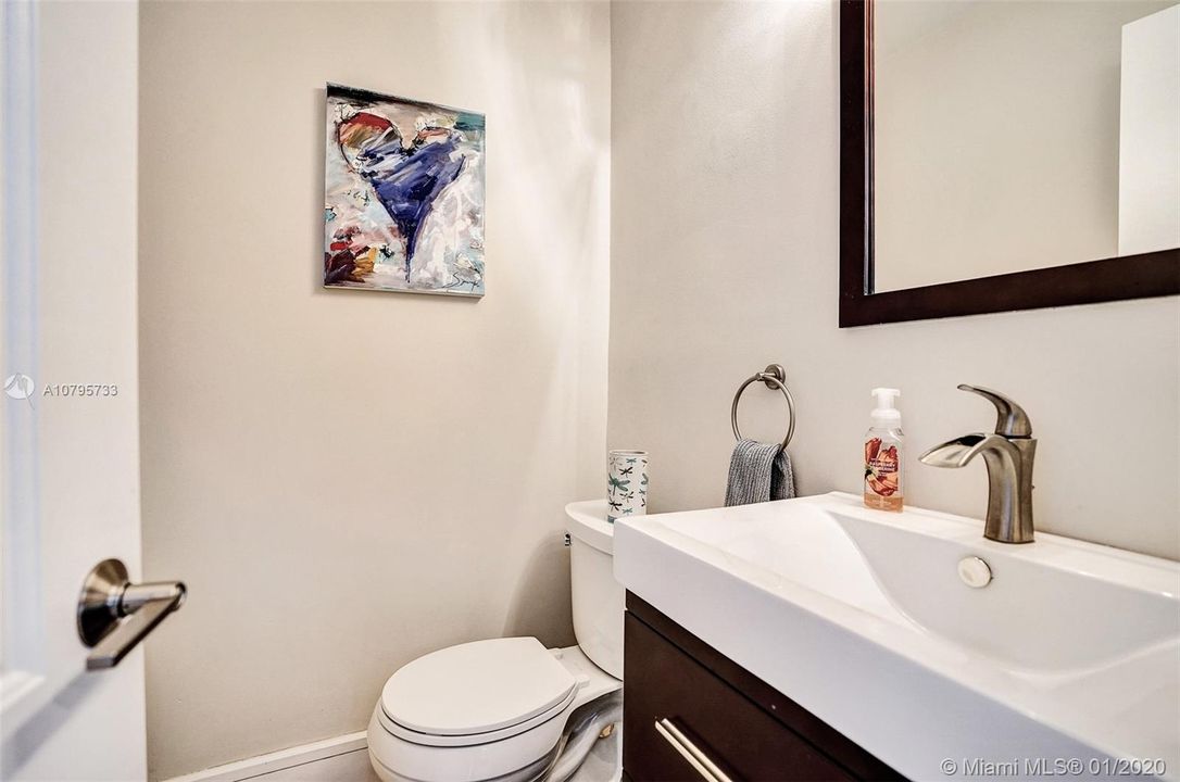 Recently Sold: $998,999 (3 beds, 2 baths, 2099 Square Feet)