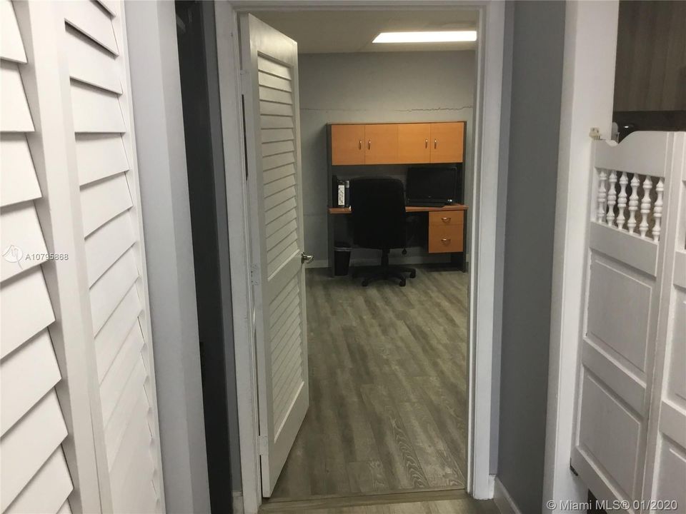 最近租的: $650 (0 贝兹, 0 浴室, 2161 平方英尺)