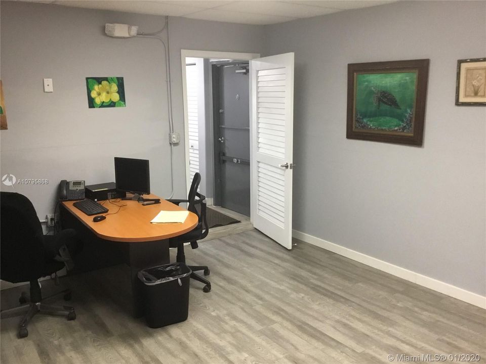 最近租的: $650 (0 贝兹, 0 浴室, 2161 平方英尺)