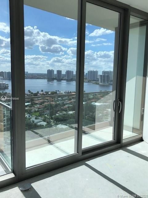 Recently Sold: $2,195,000 (2 beds, 2 baths, 1856 Square Feet)