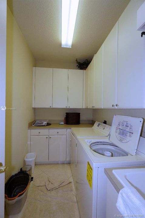 Recientemente alquilado: $6,500 (4 camas, 4 baños, 3977 Pies cuadrados)