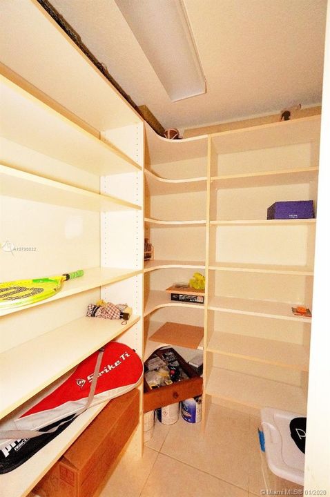 Recientemente alquilado: $6,500 (4 camas, 4 baños, 3977 Pies cuadrados)