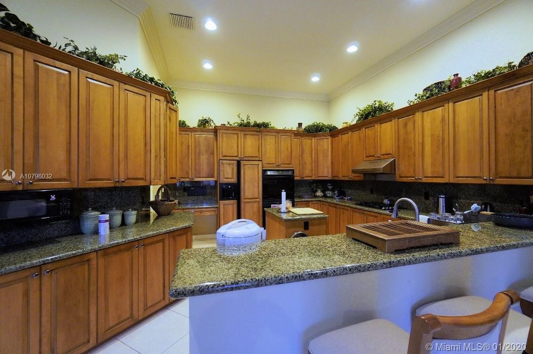 Recientemente alquilado: $6,500 (4 camas, 4 baños, 3977 Pies cuadrados)